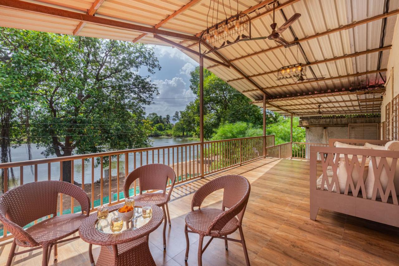 Saffronstays Vyom Farms Karjat Esterno foto