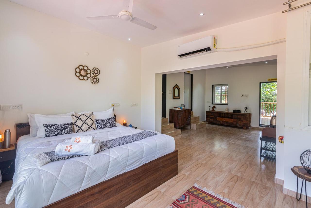 Saffronstays Vyom Farms Karjat Esterno foto